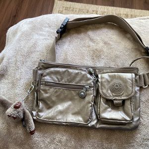 Kipling bag, can be wear it as a crossbody or in the waist